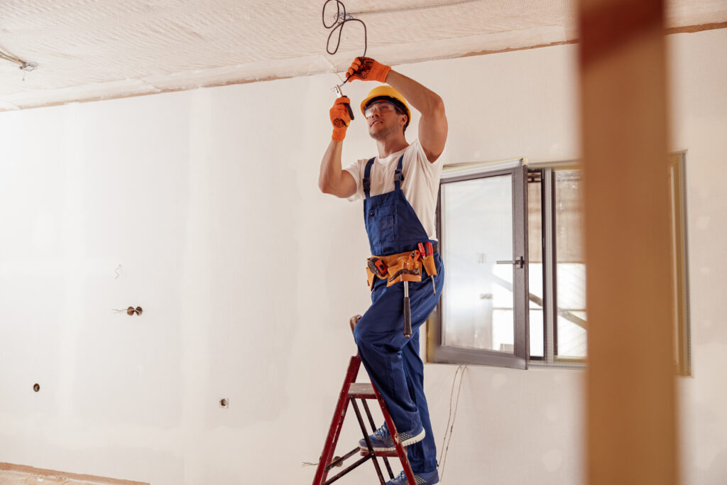 Electrifica tu Seguridad: La Importancia crítica de las instalaciones correctas